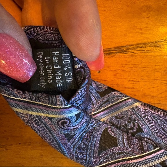 Pronto Uomo Platinum Silk Tie NWT - Picture 8 of 8